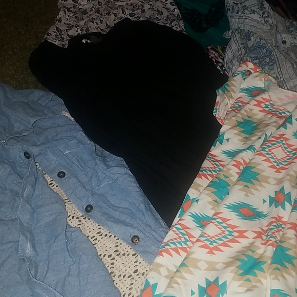 Tops - Picture 5 of 8